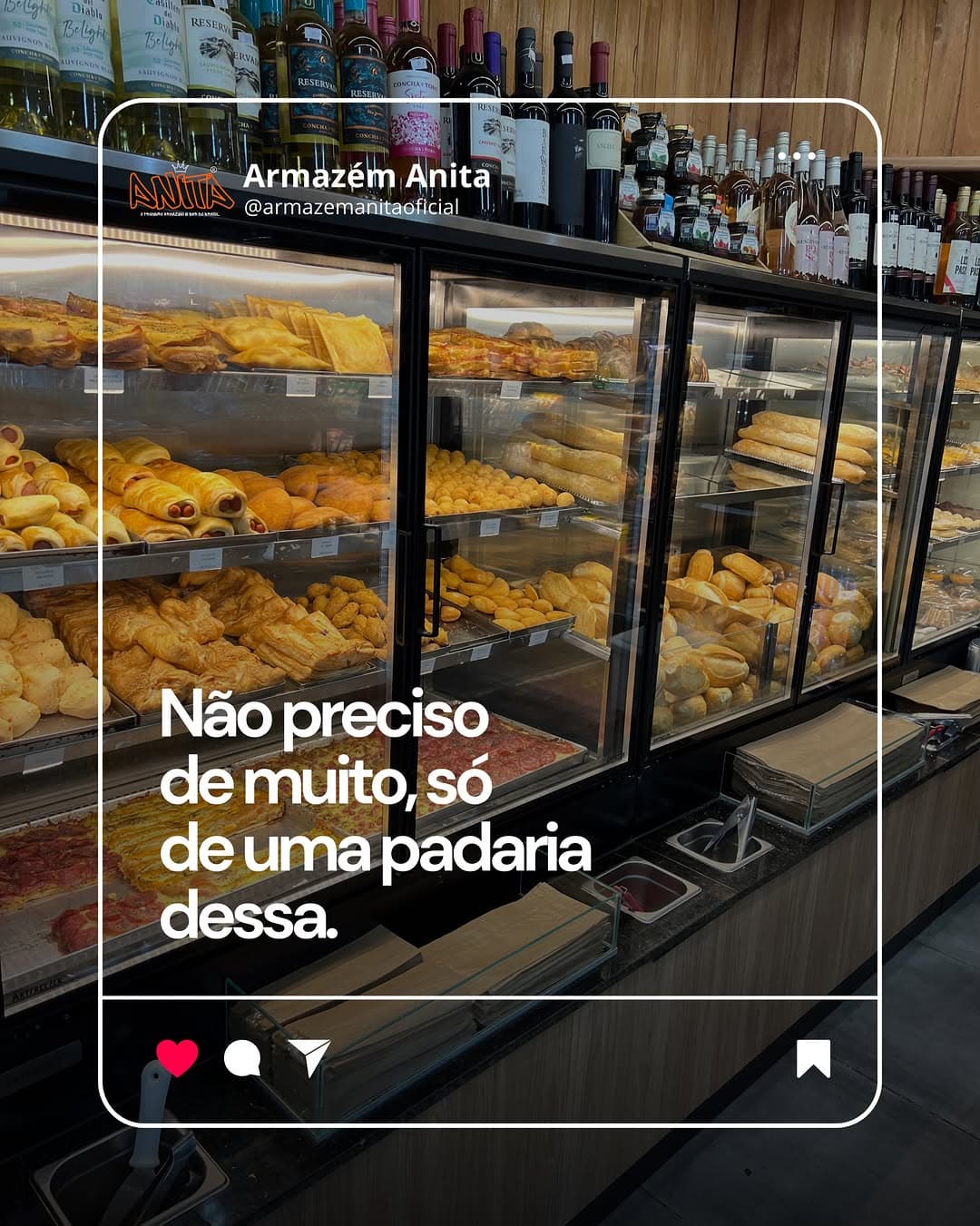 Interior do Armazém Anita — padaria, salgados e prateleiras